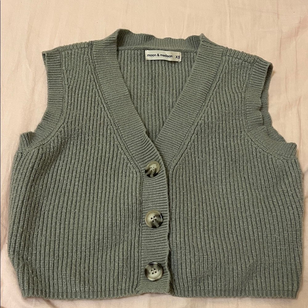 Moon & Madison Ribbed Knit Sweater Vest - Green Gray